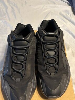 Yeezy Men's Black and Gum Low-Top Sneakers (has a torn)